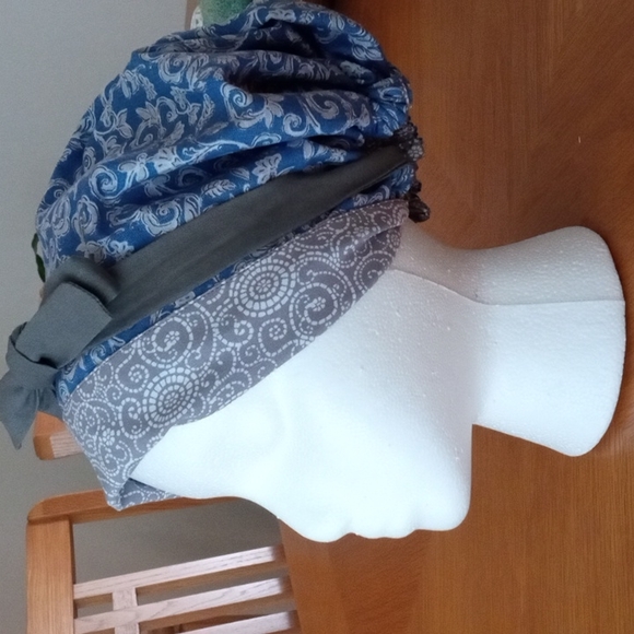 Scrub Ponytail Reversible Hat Blue/Grey Can Be Worn Several Ways NWOT - Picture 2 of 6